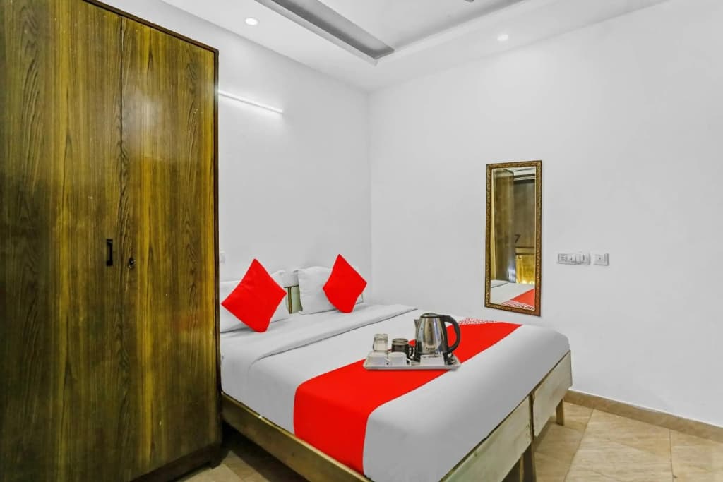 OYO Flagship 70300 Premium Inn - photo 2