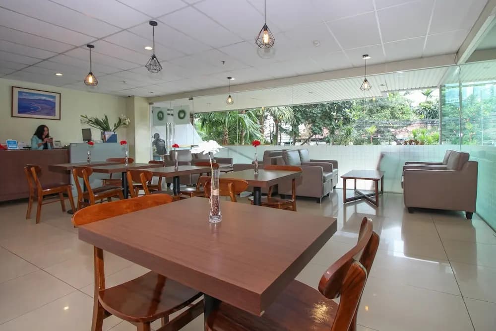 Airy Kuningan Karet Pedurenan 41 Jakarta - photo 23