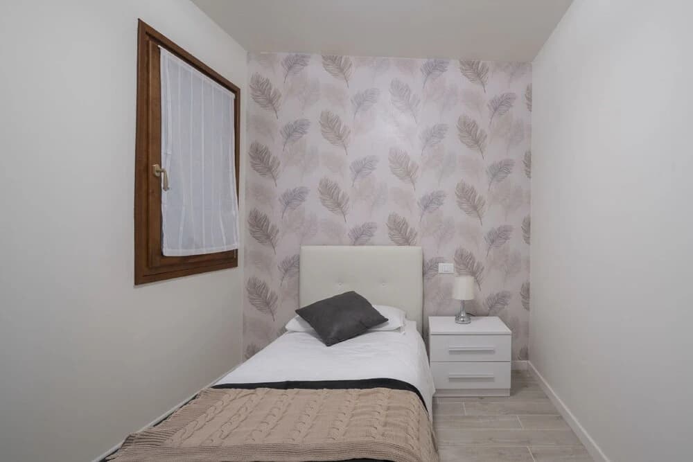Apartments in San Marco with Canal View - photo 5