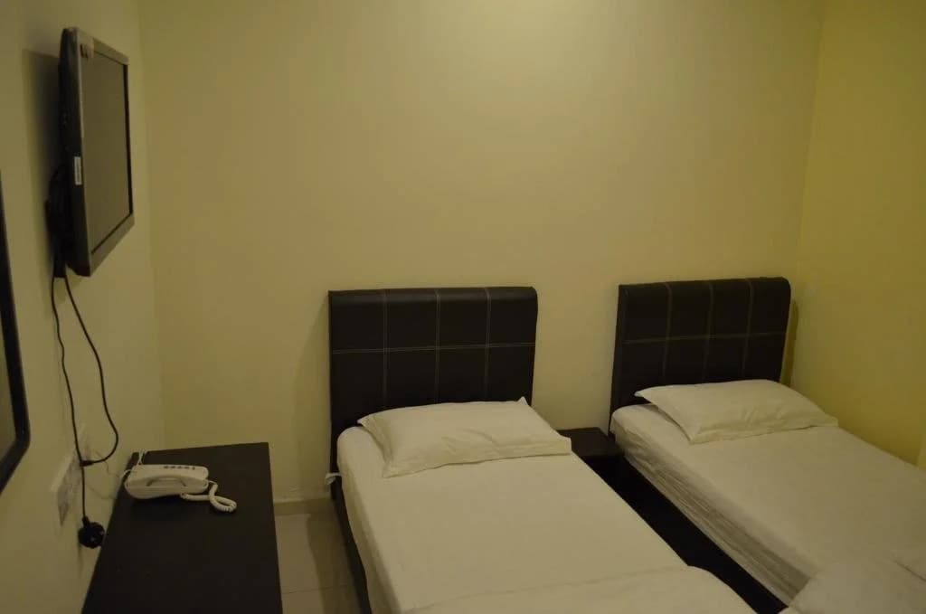 OYO 44103 8 Hotel - photo 4