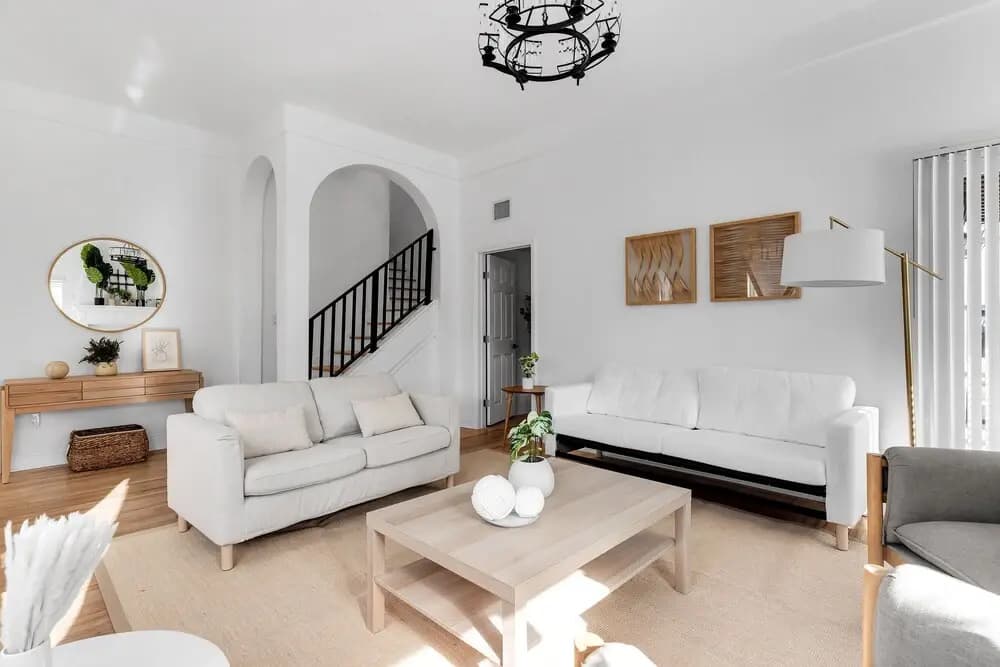Stylish & Modern 4BD Home - photo 31