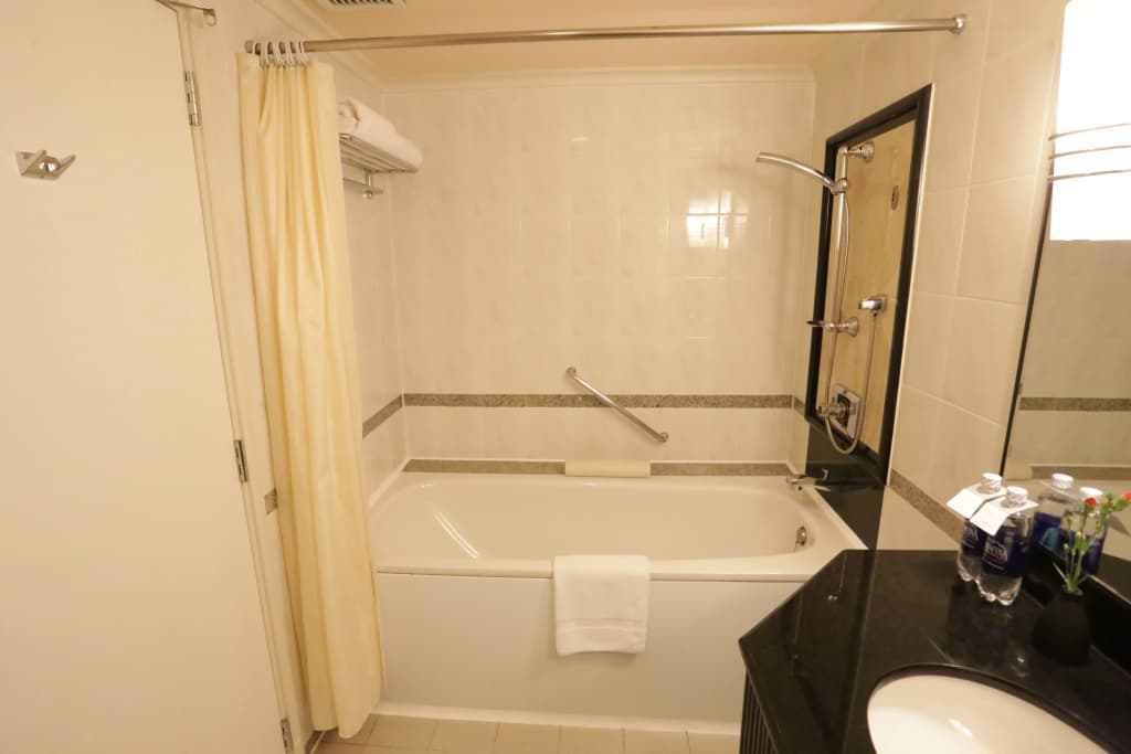 Lotte Hotel Saigon - photo 9