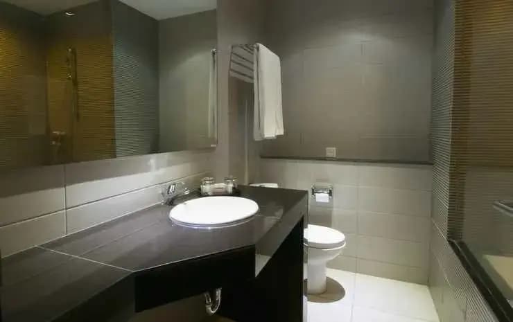 100 Sunset Hotel - photo 8