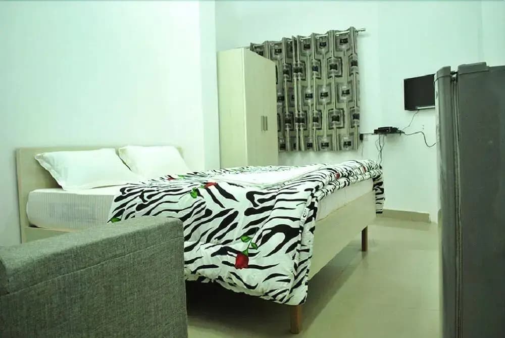 BIR Home Stay - photo 18