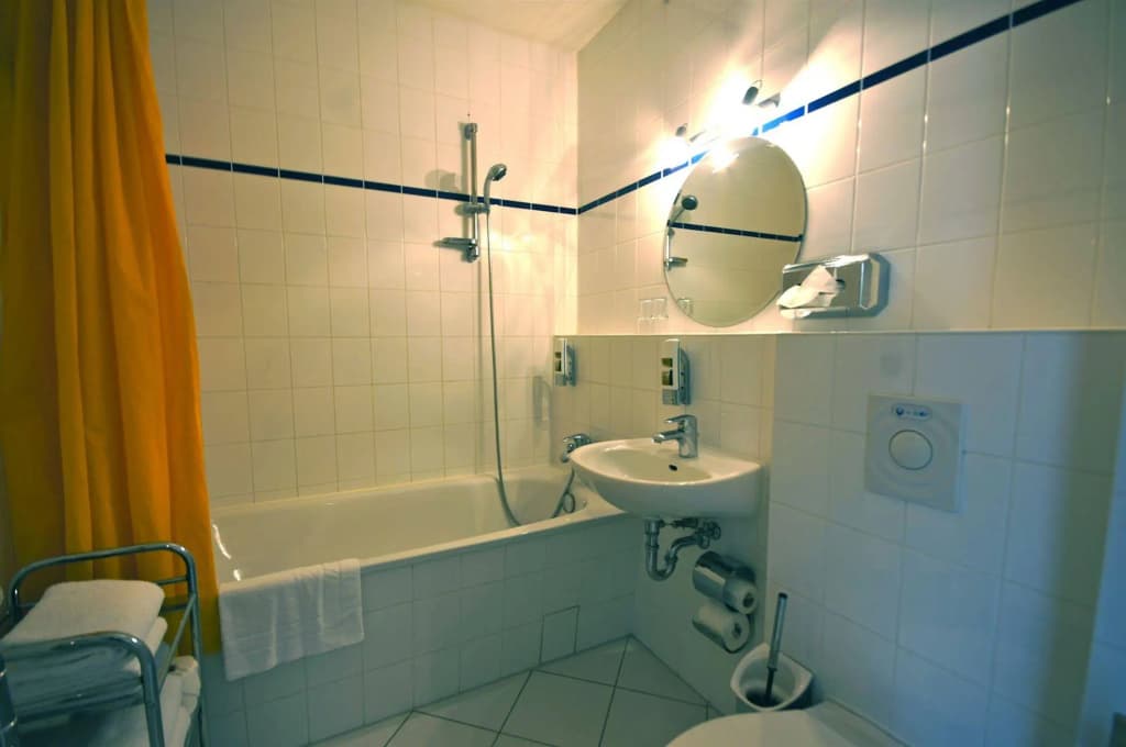 Midi Inn Parkhotel Mitte - photo 7