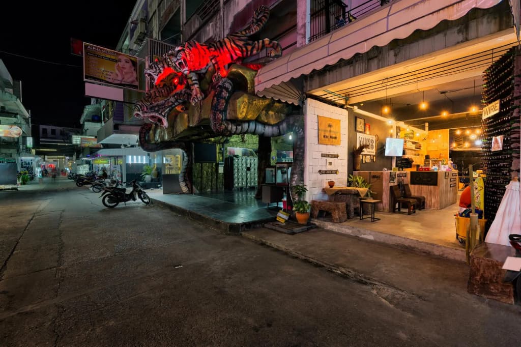Wire Hostel Patong - photo 21