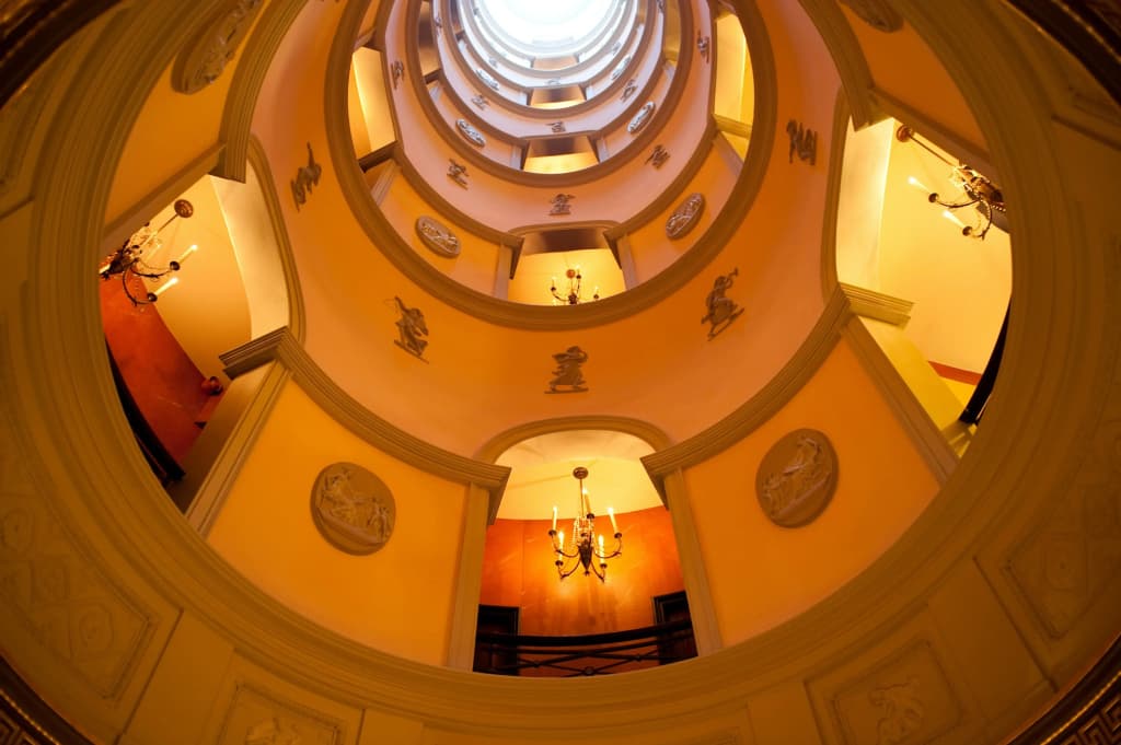 L'Hotel - photo 33