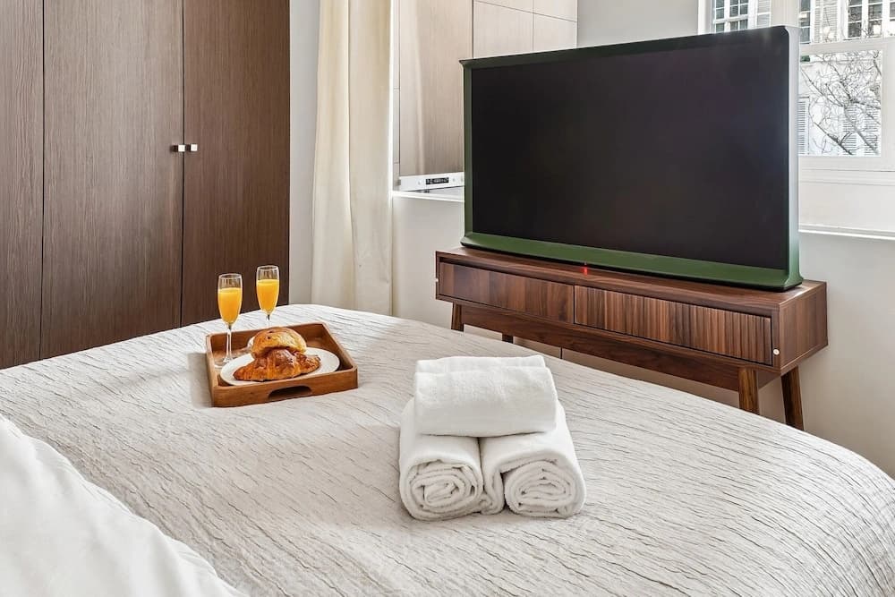 Elegant 1BR near Notre-Dame Cathedral - photo 5