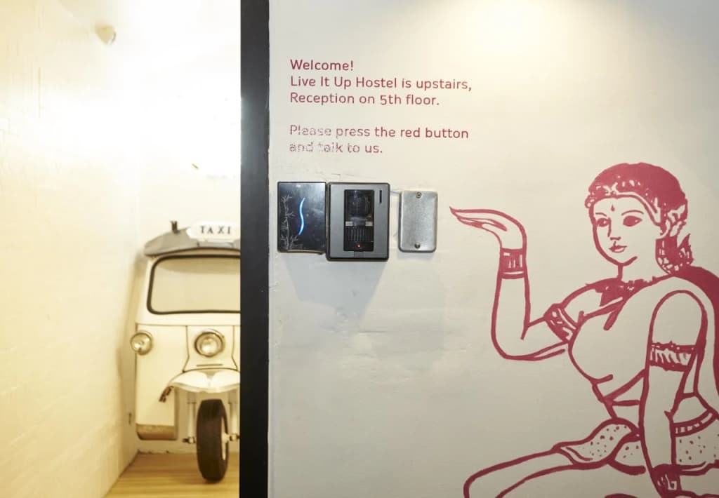 LiveitUp Asok Hostel - photo 16