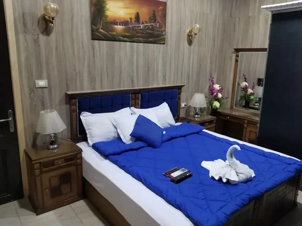 Cairo Plaza Hotel - photo 4