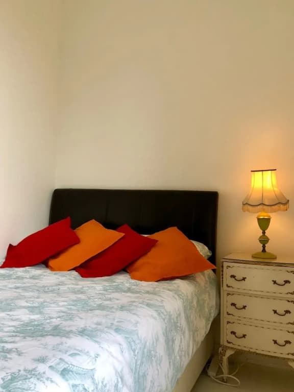 2 Bedroom Flat Near Leith - photo 2