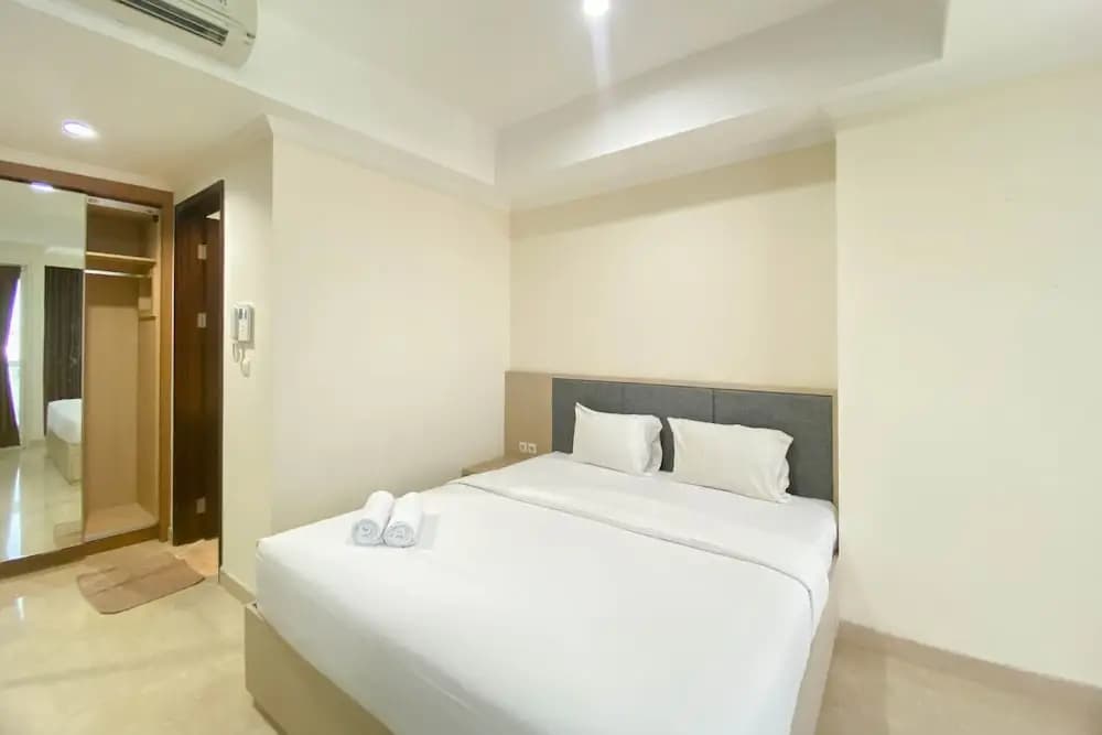 Spacious And Combined 2Br At Menteng Park Apartment - photo 3