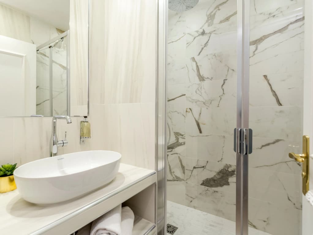 Paris Interiors Rentals - Le Marais Pompidou Center - photo 17