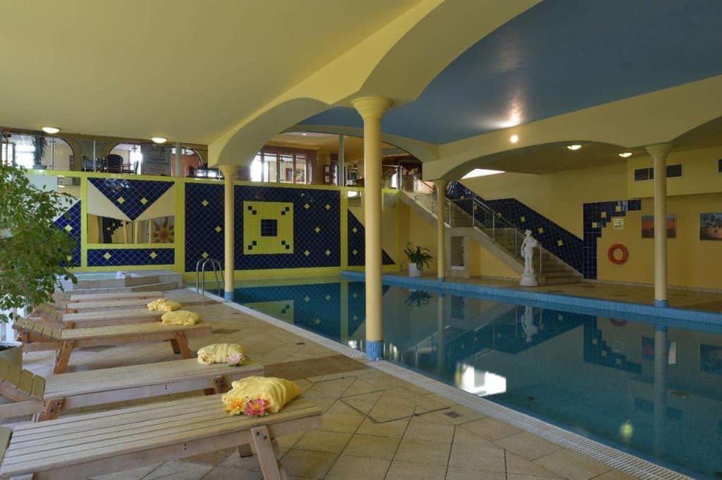 TOP HOTEL Praha & Conference Centre - photo 2
