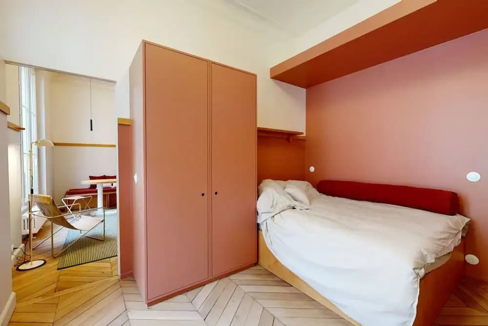 Altido Pleasant 1-bed Flat w Shared Courtyard - photo 3