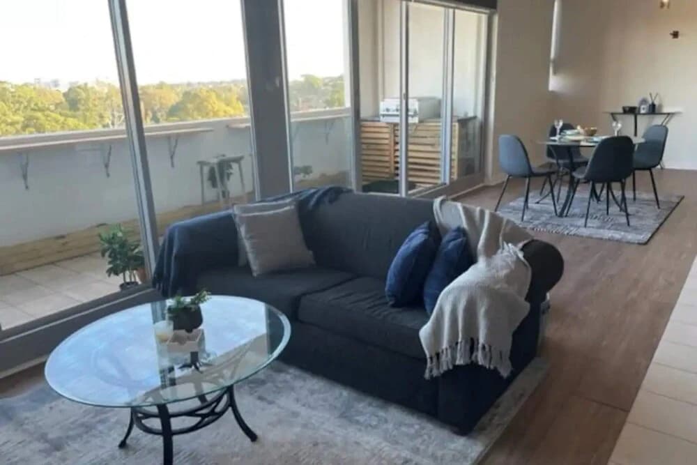 Spacious One Bedroom Apartment- With Large Balcony - photo 6