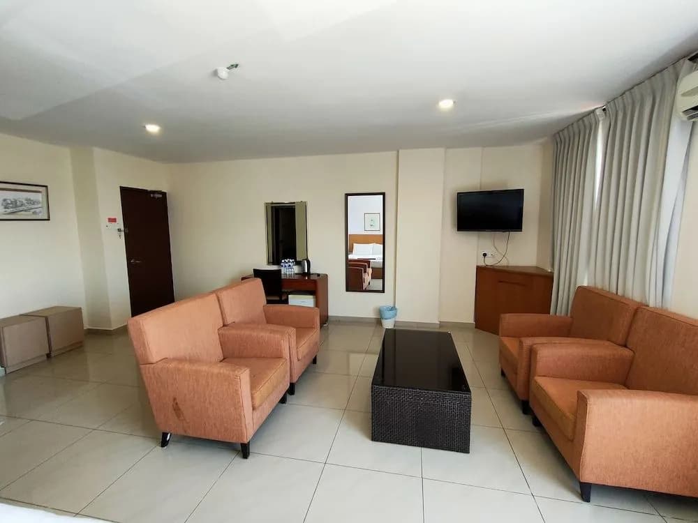 MRC Hotel - photo 2