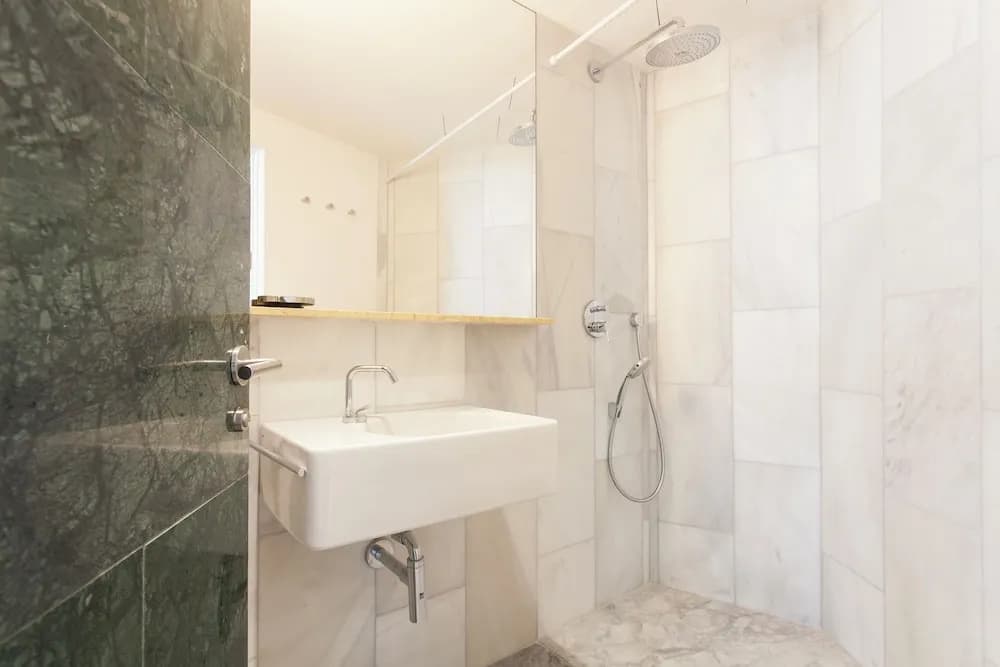 Aspasios City Oasis Apartments - photo 6