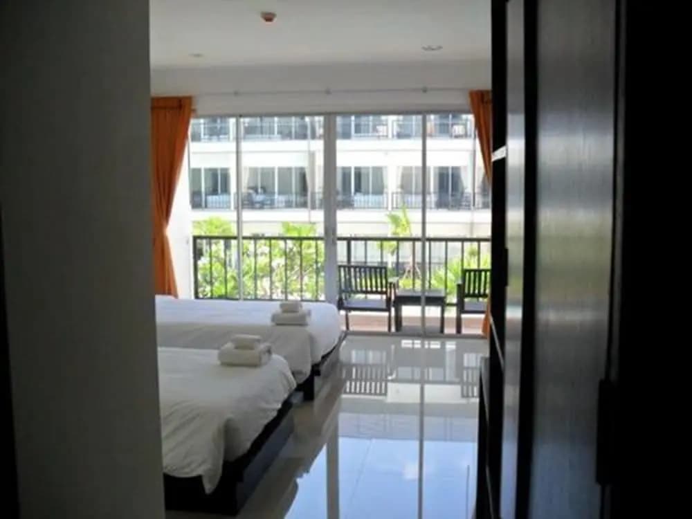 BS Premier Airport Hotel - photo 8