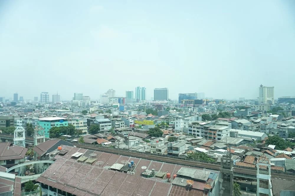 Spacious And Convenient 3br at Pangeran Jayakarta Apartment - photo 13