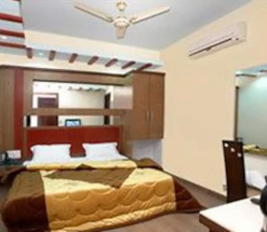 Raunak International Hotel - photo 6