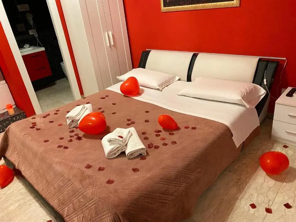 Kiss And Room - photo 2