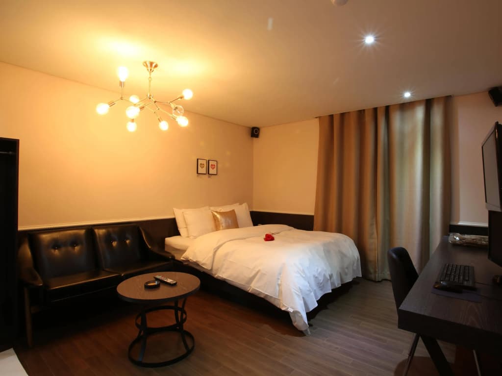 Lexy Hotel - photo 2