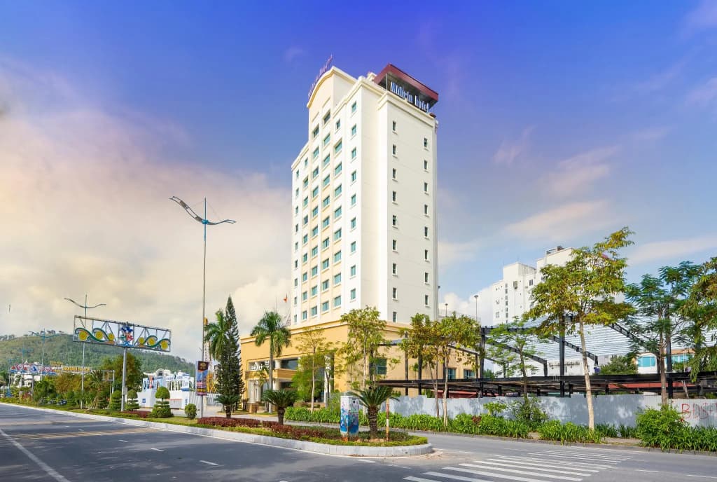 Mithrin Hotel Halong - photo 3