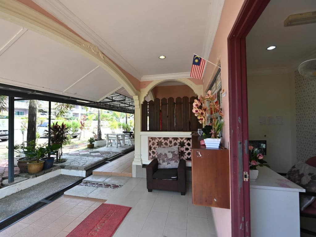 OYO 43982 BJ Bayview Inn - photo 15
