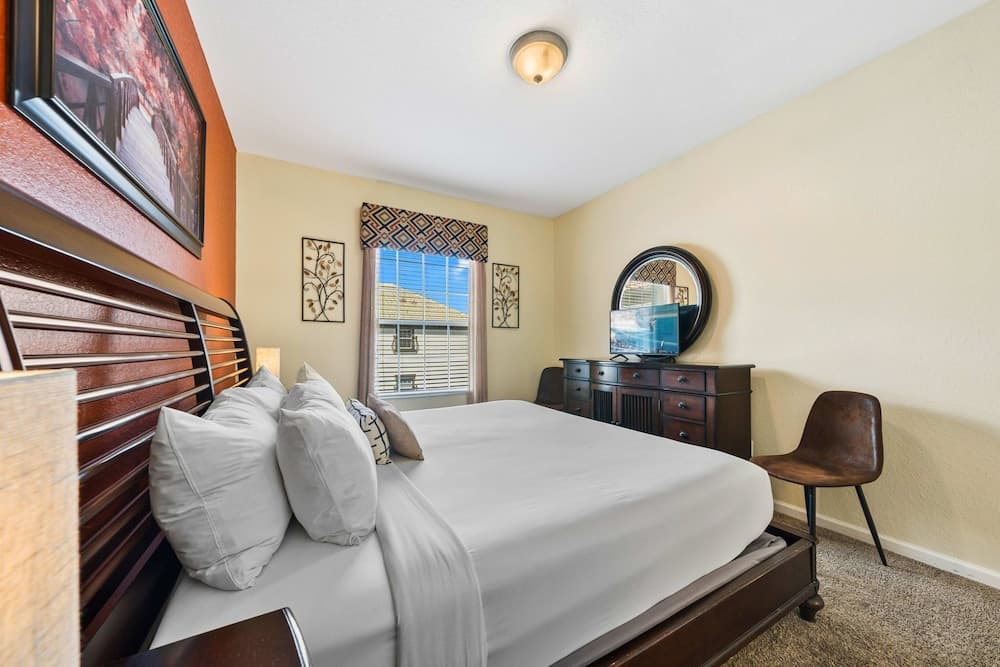 Spacious Vista Cay Condo, Close to Conv. Center - photo 2