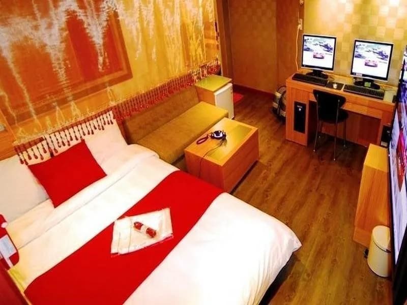 Plum Hotel - photo 6