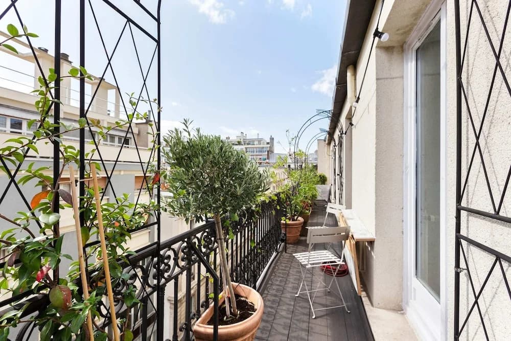 Warm and Homely Duplex Near Montmartre, Fits 5 - photo 13