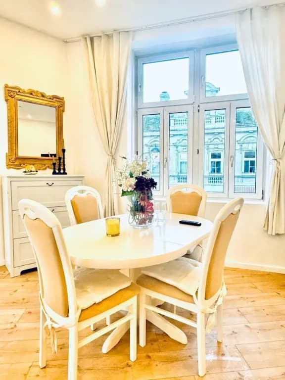 Spacious 3BR Near Kaufpark Alterlaa - photo 41