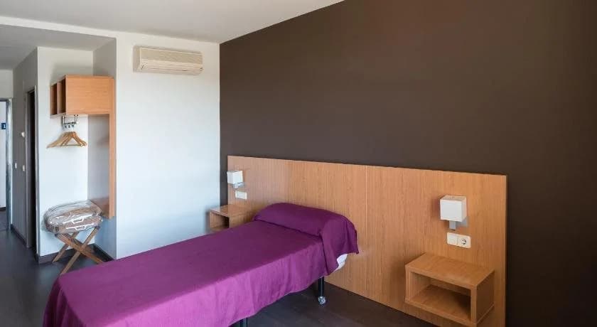Hostal Mediterranea - main photo