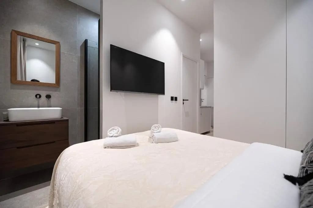 Lovely Home in Champs Elysées - With AC - photo 2