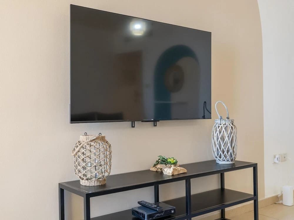 Stunning 1BR Apt City View JBR Beach by Belvilla - photo 1