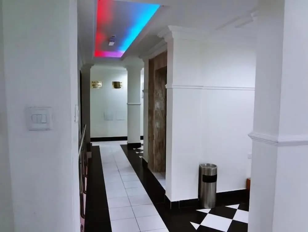 Plaza Hotel - photo 12