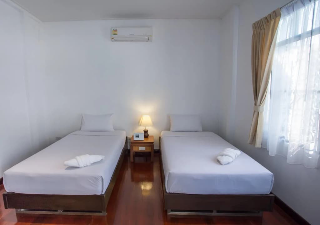 Hotel Bangkokian - photo 2
