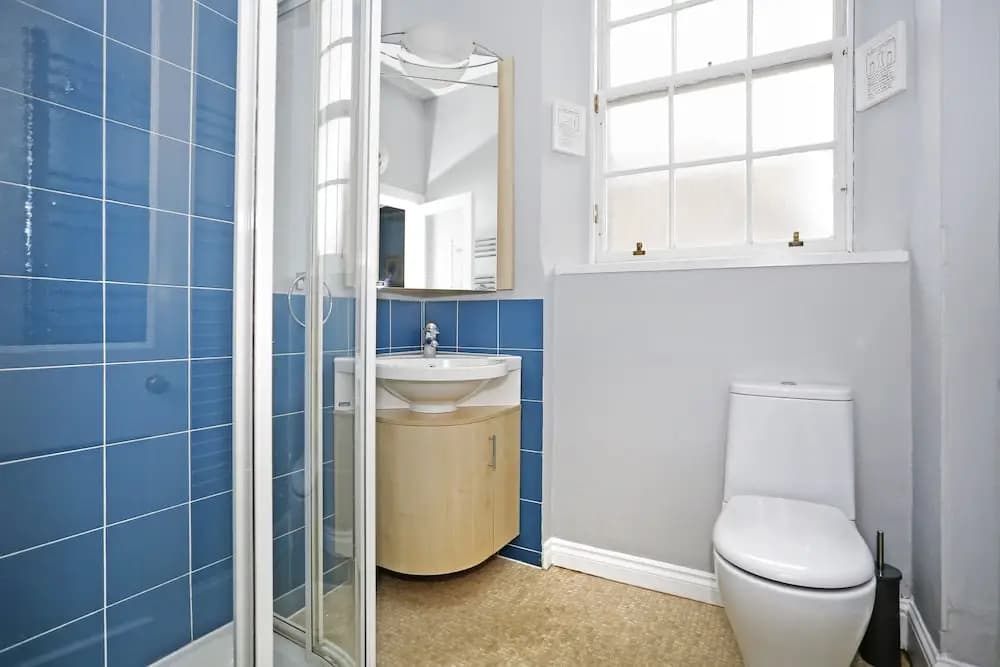 Edinburgh Deluxe Hanover Street Apt - photo 9