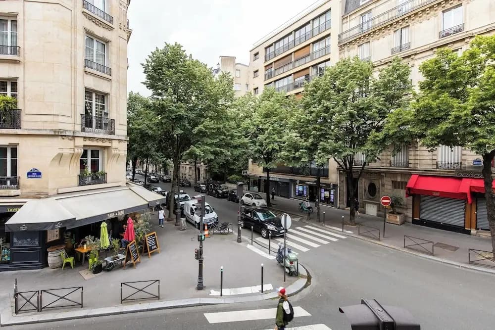 Charming Flat - 2bd/6p - Passy / Eiffel Tower - photo 10