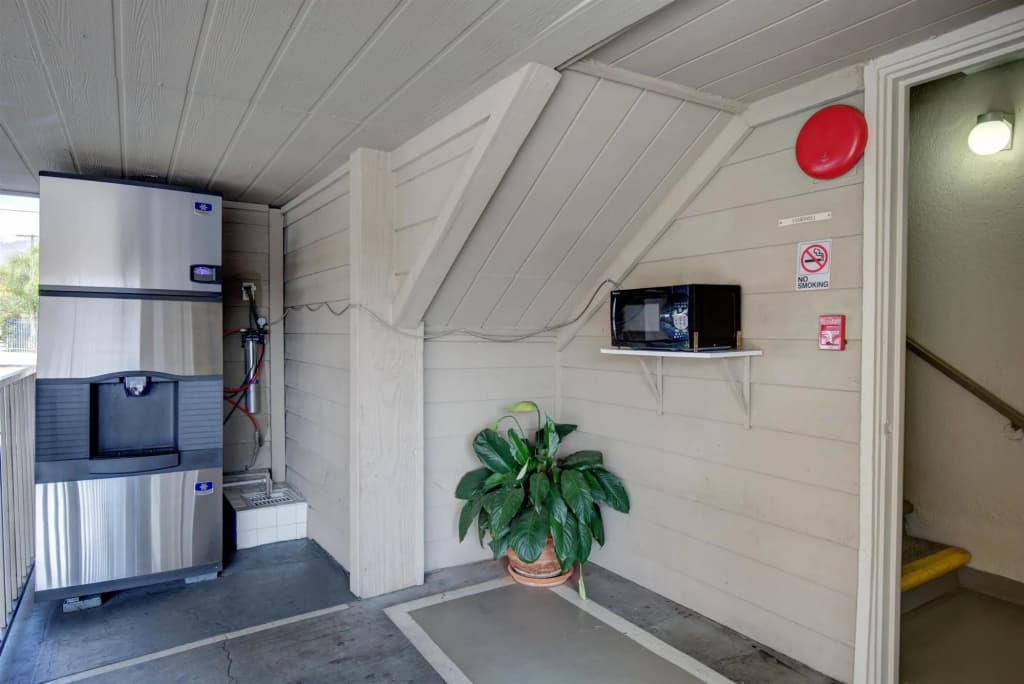 Good Nite Inn Sylmar - photo 2