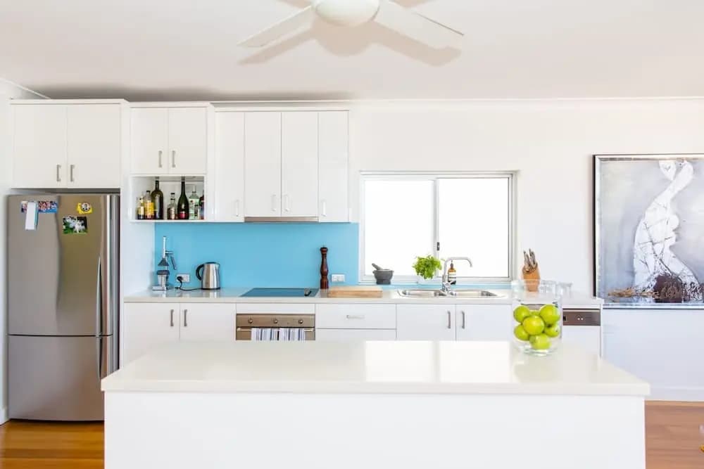 Ocean View Luxury 3 Bedroom Home With Balcony - photo 13
