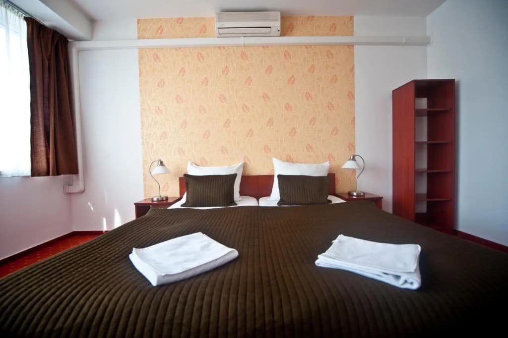 Canada Hotel - photo 24