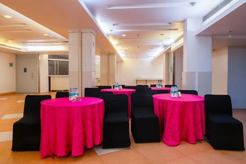 Hotel Twin Tree Naraina - photo 18