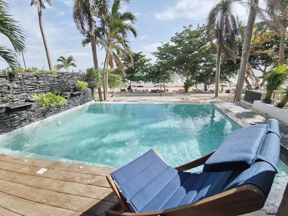 Dojo Pool Villa Beachfront - photo 12