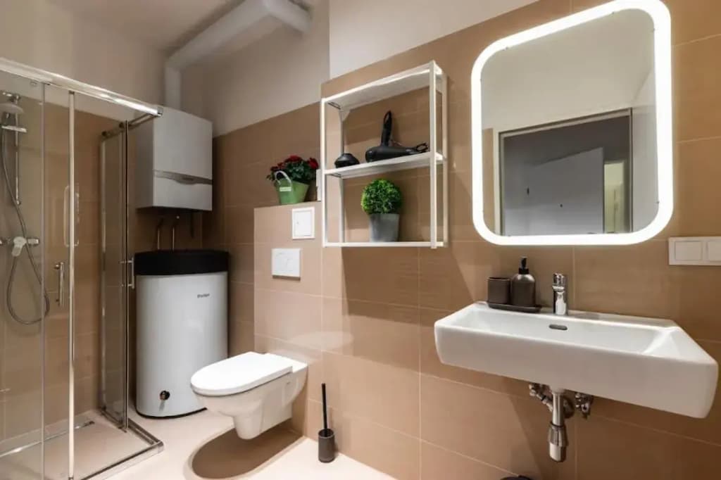 Authentic apartment next to Schwedenplatz - photo 6