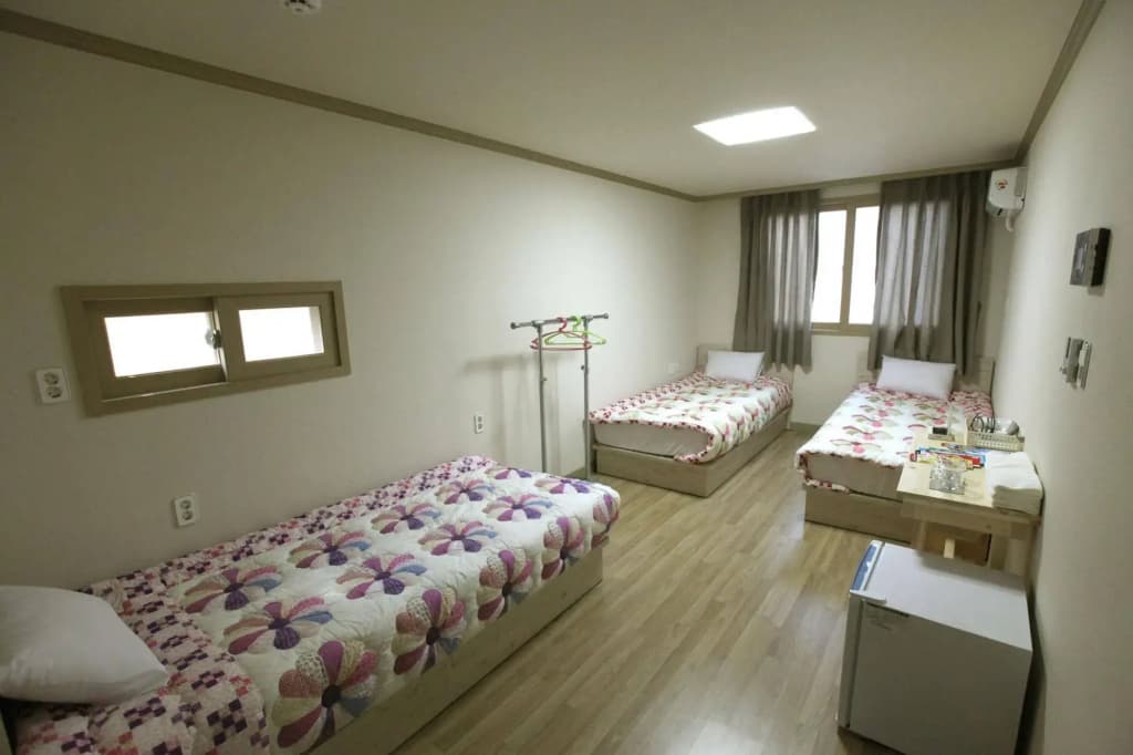 SSGuesthouse - Hostel - photo 2