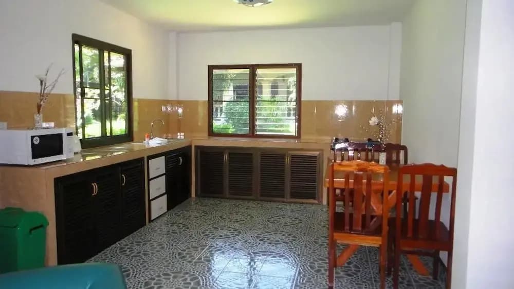 Smile House & Pool - photo 17