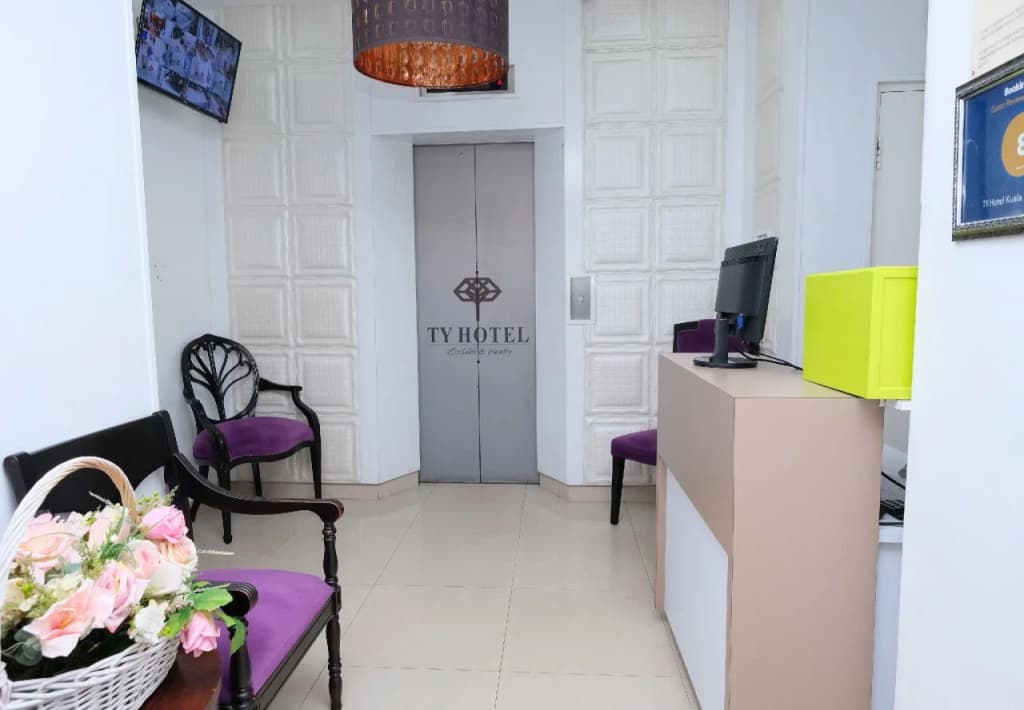 Ty Hotel - main photo