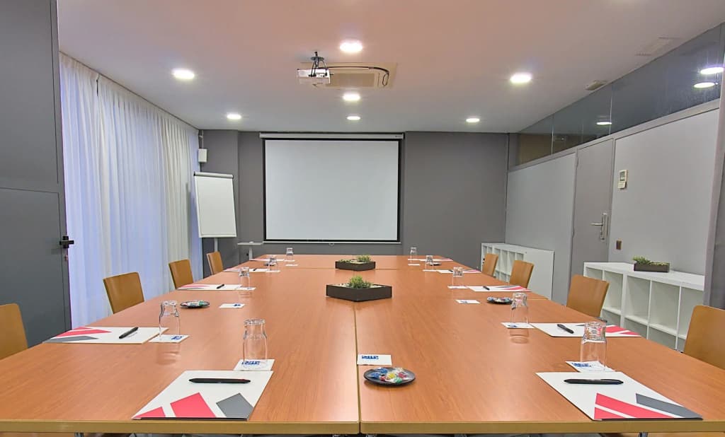 Atenea Barcelona Aparthotel  - photo 16